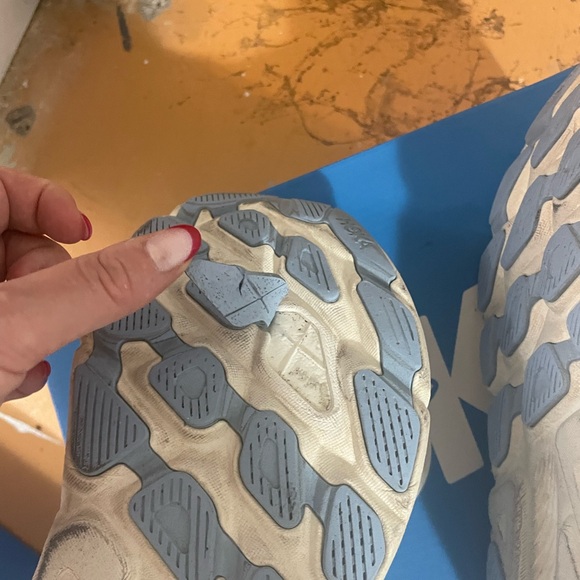 Hoka Clifton 9 size 8 wide - Picture 7 of 8